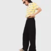 Ausgestellte Hose