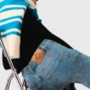 Ausgestellte Jeans mit Kette Ausgestellte Jeans mit Kette