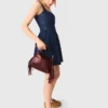 Ausgestelltes besticktes Jeanskleid