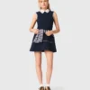 Ausgestelltes Kleid mit Kontrastbesatz
