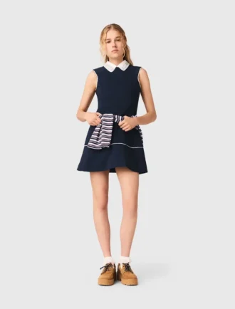 Ausgestelltes Kleid mit Kontrastbesatz