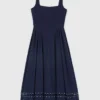 Ausgestelltes Midikleid