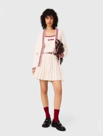 Bestickte, lange Strickjacke