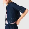 Besticktes, verkürztes Jeanshemd Besticktes, verkürztes Jeanshemd