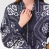 Bluse mit Bandana-Print