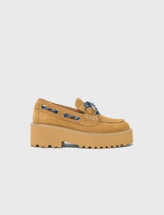 Boat-Schuhe mit Plateau aus Wildleder