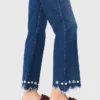 Bootcut-Jeans mit Perlenverzierung Bootcut-Jeans mit Perlenverzierung