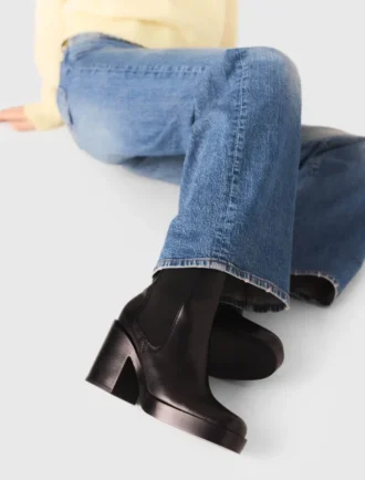 Chelsea-Stiefel aus Leder mit Absatz