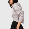 Cropped-Sweatshirt mit gesticktem Logo Cropped-Sweatshirt mit gesticktem Logo
