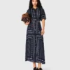 Fließendes, gemustertes Maxikleid