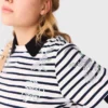 Gestreiftes T-Shirt mit Strassblume Gestreiftes T-Shirt mit Strassblume