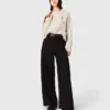 Hose mit weitem Bein Hose mit weitem Bein
