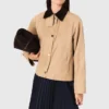 Jacke mit abnehmbarem Kontrastkragen