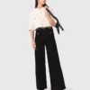 Jeans mit geradem Bein und aufgesetzten Taschen