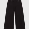 Jeans mit geradem Bein und aufgesetzten Taschen
