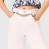 Jeans mit hoher Taille und weitem Bein Jeans mit hoher Taille und weitem Bein