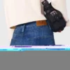 Jeans mit Strasssteinen