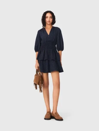 Kleid mit Rüschen und Strasssteinen