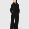 Kurze Jacke mit abnehmbarem Pelzkragen Kurze Jacke mit abnehmbarem Pelzkragen