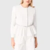 Kurze Jacke mit verziertem Gürtel Kurze Jacke mit verziertem Gürtel