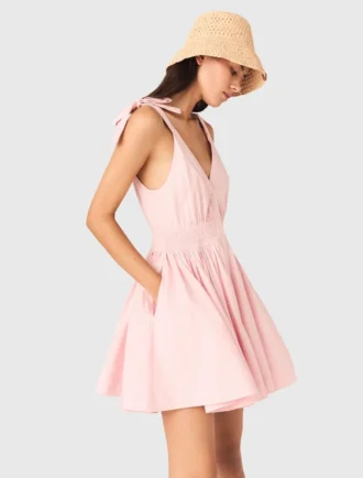 Kurzes, ausgestelltes Baumwollkleid
