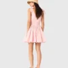 Kurzes, ausgestelltes Baumwollkleid Kurzes, ausgestelltes Baumwollkleid