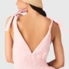 Kurzes, ausgestelltes Baumwollkleid Kurzes, ausgestelltes Baumwollkleid