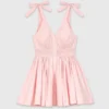 Kurzes, ausgestelltes Baumwollkleid Kurzes, ausgestelltes Baumwollkleid