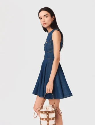 Kurzes, ausgestelltes Jeans-Kleid