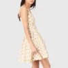 Kurzes, ausgestelltes Kleid mit Muster
