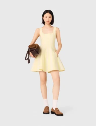 Kurzes Kleid aus Jacquard-Strick