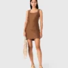 Kurzes Kleid aus Leinenmischung Kurzes Kleid aus Leinenmischung