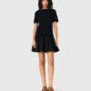 Kurzes Kleid aus Strick und Taft Kurzes Kleid aus Strick und Taft