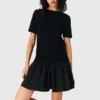 Kurzes Kleid aus Strick und Taft Kurzes Kleid aus Strick und Taft