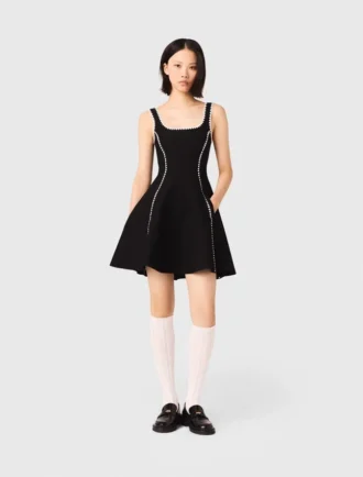 Kurzes Kleid mit Ziernähten