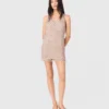Kurzes Perlenkleid mit Futter