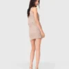 Kurzes Perlenkleid mit Futter