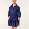 Kurzes Plisseekleid mit Satin-Effekt