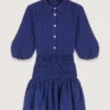 Kurzes Plisseekleid mit Satin-Effekt