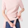 Kurzärmeliger Pullover mit Strasssteinen Kurzärmeliger Pullover mit Strasssteinen