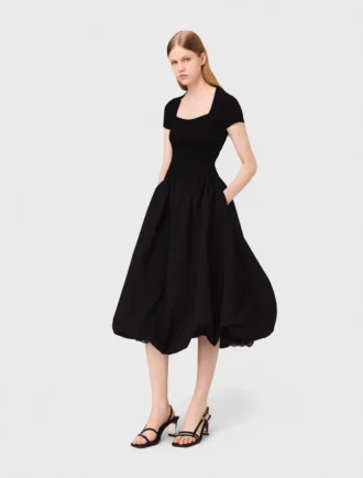 Langes Kleid aus Rippstrick und Taft