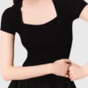 Langes Kleid aus Rippstrick und Taft