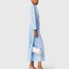 Langes Plisseekleid mit Ösen Langes Plisseekleid mit Ösen