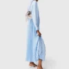 Langes Plisseekleid mit Ösen Langes Plisseekleid mit Ösen