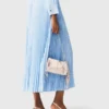 Langes Plisseekleid mit Ösen Langes Plisseekleid mit Ösen