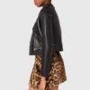 Lederjacke im Biker-Stil
