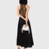 Luftiges Maxikleid mit geflochtenem Rücken Luftiges Maxikleid mit geflochtenem Rücken