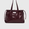 M-Tasche aus geknittertem Leder M-Tasche aus geknittertem Leder