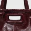 M-Tasche aus geknittertem Leder M-Tasche aus geknittertem Leder