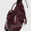 M-Tasche aus geknittertem Leder M-Tasche aus geknittertem Leder